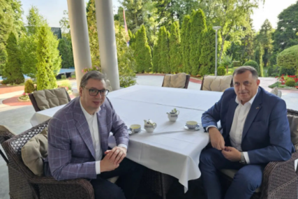 "NISMO ENGLEZI" Vučić i Dodik na čaju u 5 (FOTO)