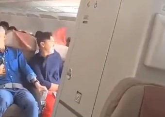 Strah i panika: Otkrio policiji zašto je otvorio vrata aviona u toku leta (VIDEO)