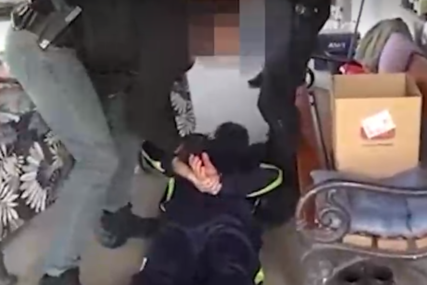 Pištolj, revolver, nekoliko stotina metaka: Pogledajte akciju hapšenja oca ubice iz Mladenovca (VIDEO)