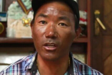 Oborio sopstveni rekord: Alpinista iz Nepala 28. put osvojio vrh Everesta