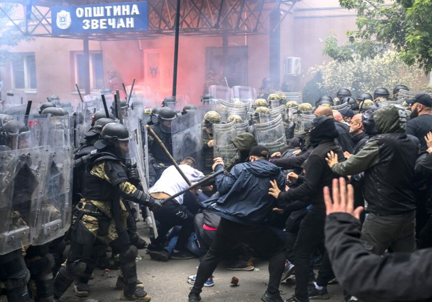 Sukob policije i građana u Zvečanu