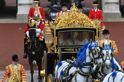 Počela ceremonija krunisanja kralja Čarlsa Trećeg "Cijeli život se pripremao za ovu ulogu" (VIDEO, FOTO)