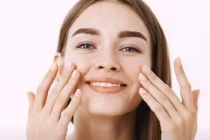 Promijenite jutarnju rutinu: Evo koje 3 stvari posebno štete koži vašeg lica