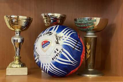 lopta FK Borac na aukciji