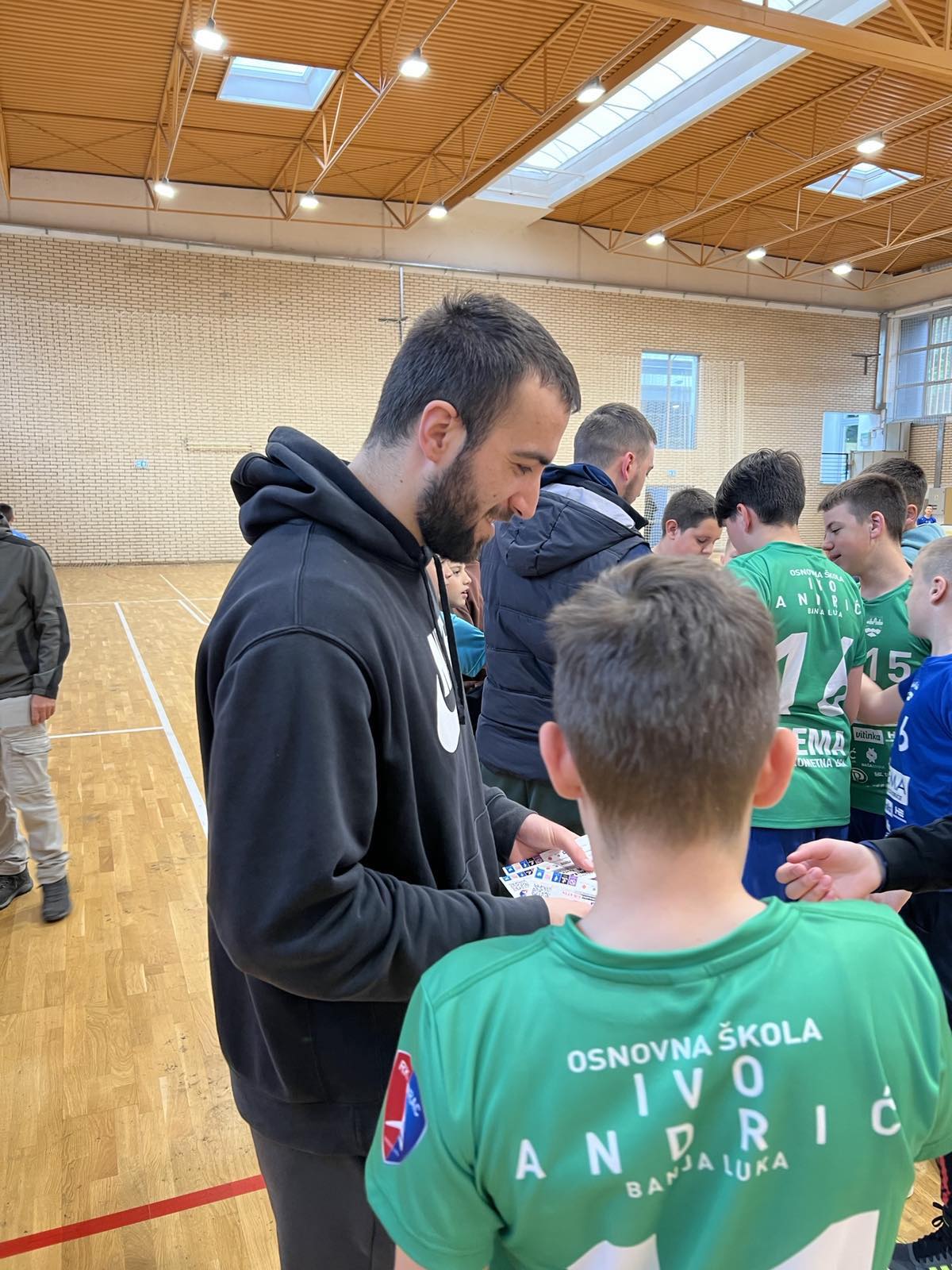 miloš nježić dijeli ulaznice