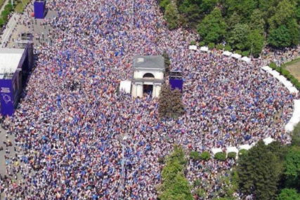 Desetine hiljada ljudi na protestu u Moldaviji "Ne želimo više da budemo na periferiji Evrope" (FOTO, VIDEO)