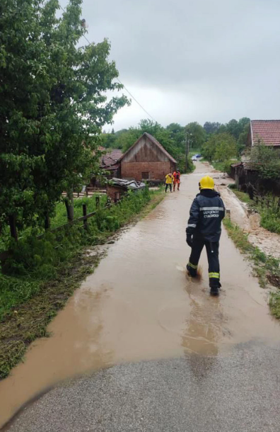 Obilne padavine napravile haos: Na području Lopara proglašena vanredna situacija