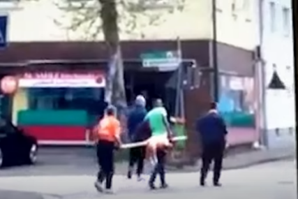 Haos u Njemačkoj: Balkanci nosili PEČENJE NA RAŽNJU ulicom, u gradu nastala panika, ljudi masovno zvali policiju (VIDEO)