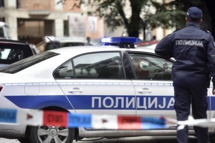 Muškarac u automobilu prevozio pravo bogatstvo: Policija prilikom pretresa pronašla više od 150.000 evra