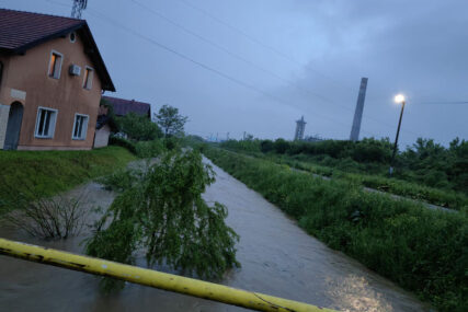 Kiša napravila velike probleme: Vanredno stanje na području slivova rijeka Une i Sane