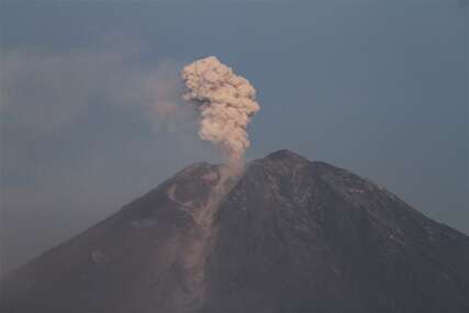 Erupcije vulkana u Aziji: "Dijete Krakataua" u Indoneziji sve aktivnije, treći nivo uzbune na Filipinima
