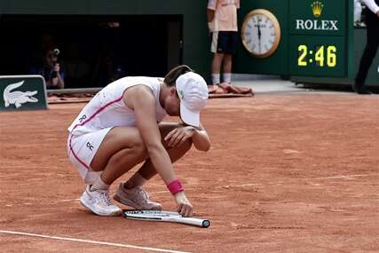 Sve zbog trovanja hranom: Najbolja teniserka svijeta se povukla sa turnira 3 dana pred Vimbldon (FOTO)