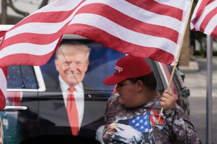 Lik Donalda Trampa na automobilu