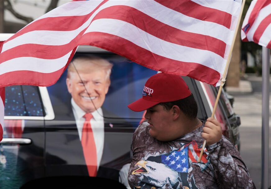 Lik Donalda Trampa na automobilu