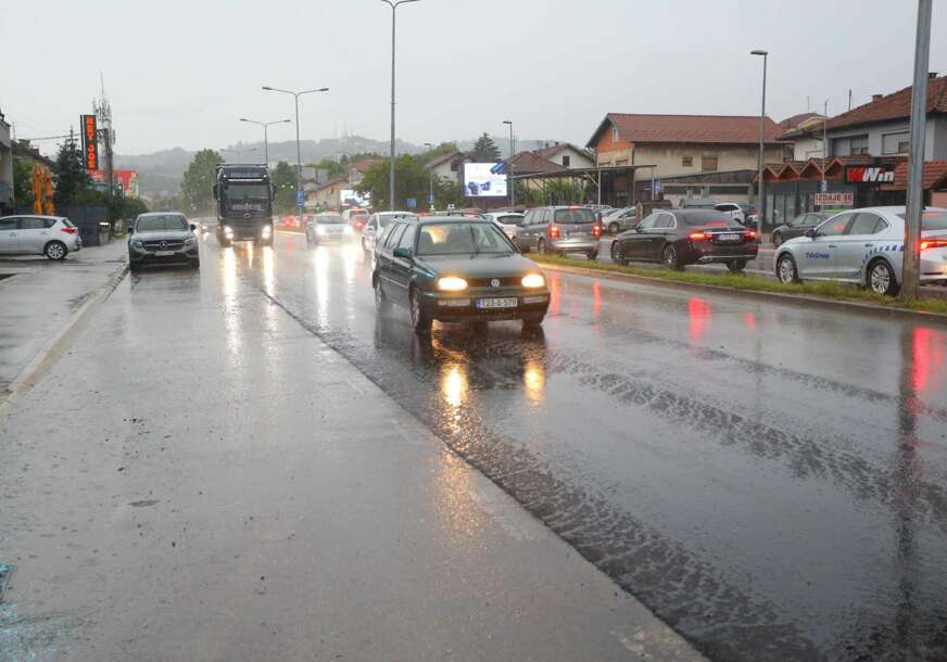 PRAKSA URODILA PLODOM Postavljen novi materijal za modernije saobraćajnice na Zapadnom tranzitu u Banjaluci (FOTO)