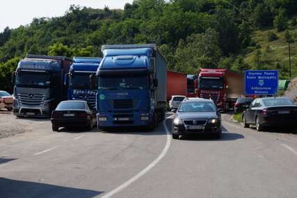 Okončana blokada na Jarinju: Vozači kamiona već 8 dana stoje na prelazima ka KiM