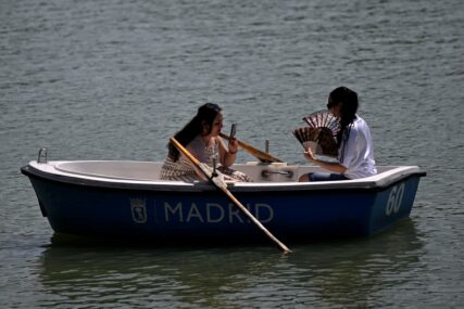 U Italiji 3 osobe preminule zbog vrućine: Toplotni talas BLOKIRAO EVROPU, zatvaraju se škole, željeznički saobraćaj u prekidu