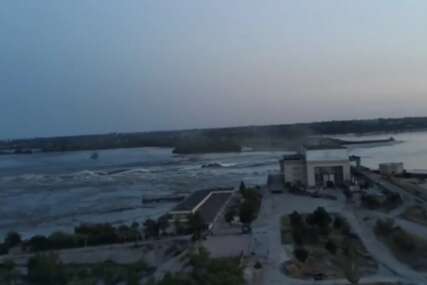 Uništena brana kod Hersona: Veći dio oblasti pod vodom, počela evakuacija građana (VIDEO)