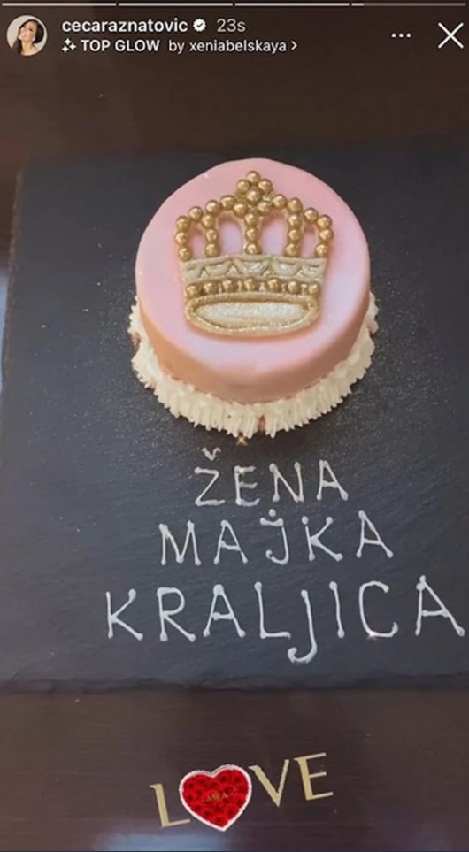 Pjevačica dobila tortu za rođendan