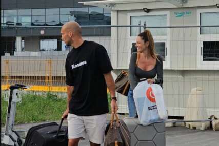 Danijela Dimitrovska ne skida osmijeh sa lica: Na aerodromu viđena sa novim dečkom, evo gdje su putovali (VIDEO)