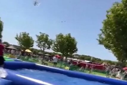 Sa teškim povredama prebačen u bolnicu: Dječak odletio 6 metara u vazduh dok je bio u lopti na naduvavanje (VIDEO)