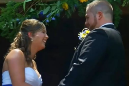 LJUBAV BEZ PREMCA Par se vjenčao drugi put nakon što je žena izgubila pamćenje zbog posljedica saobraćajne nesreće (VIDEO, FOTO)