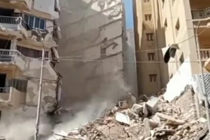 DRAMA U EGIPTU Urušila se zgrada od 13 spratova, četiri osobe povrijeđene, u toku akcija spasavanja (VIDEO)