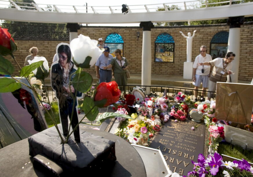 Grob Elvisa Prislija