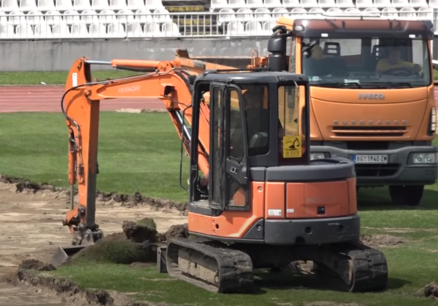 Novi sjaj Partizanovog stadiona: Sprema se nova travnata podloga u Humskoj (FOTO, VIDEO)