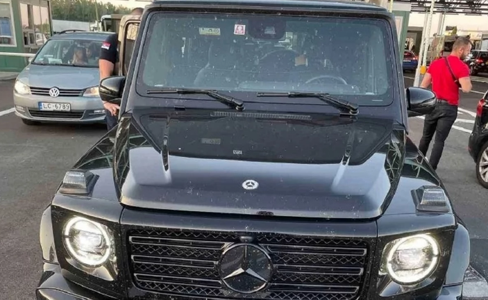 Policija Srbije oduzela auto mercedes G klasu