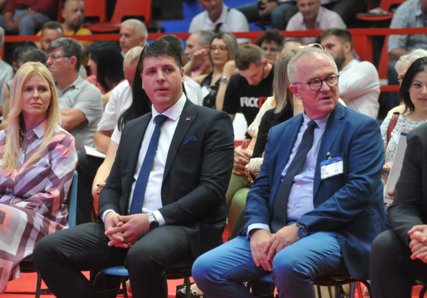 Izborna skupština NDP, Bojan Šapurić i Dragan Čavić