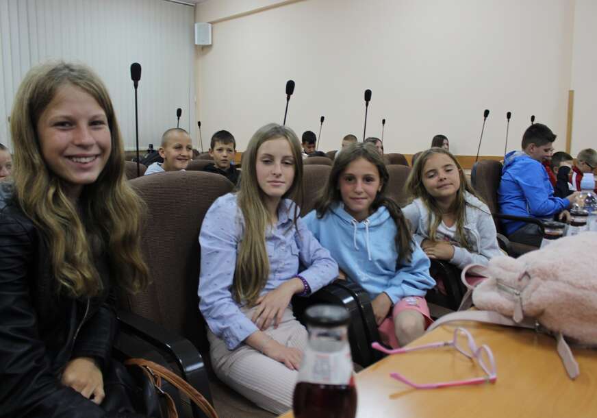 Ovdje nas svi vole i pomažu: Dobrodošlica djeci sa Kosova i Metohije u Gradiški (Foto)