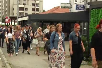 Protesna šetnja u Lukavcu zbog pucnjave u školi