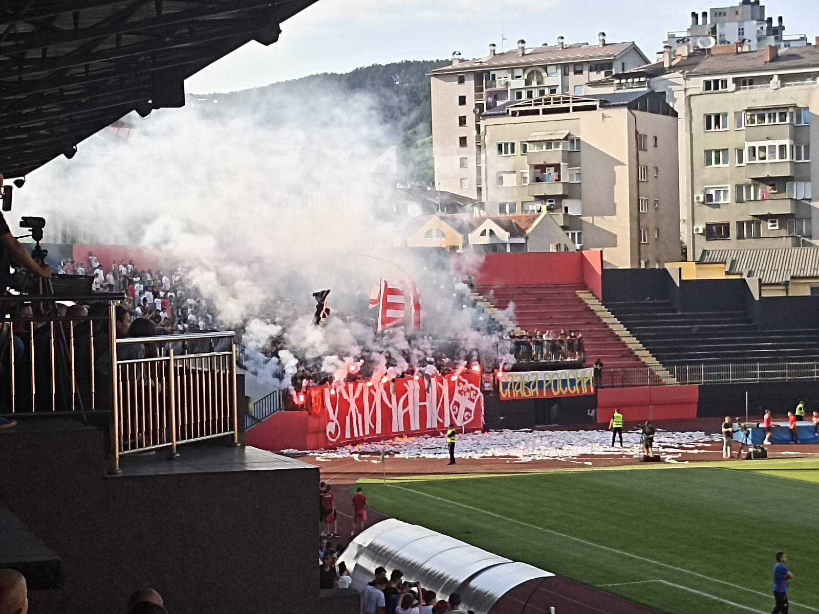 ZVEZDA IZBEGLA BRUKU! Šampion gubio od autsajdera, rezervisti