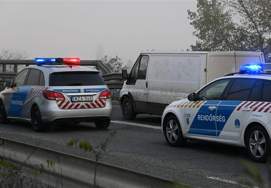 Policijska auta Mađarske