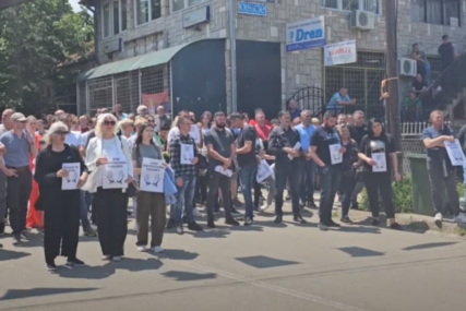 "Ovo je naša zemlja, ostavili su nam je preci" Srbi u Leposaviću zahtijevaju oslobađanje uhapšenih sugrađana (VIDEO)