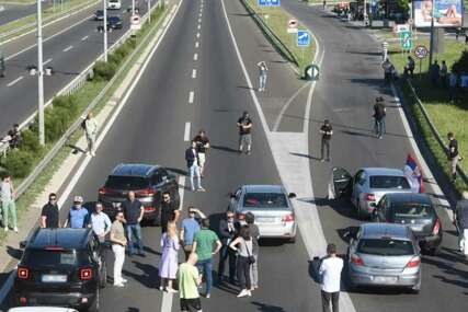 Blokirali su dio auto-puta: U Srbiji počeo protest dijela opozicije