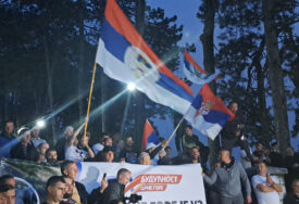 "Boli nas patnja srpskog naroda" U Nikšiću održan skup podrške za Kosovo i Metohiju (FOTO)