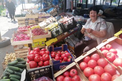 Račune diktiraju uvoz i LOŠA SEZONA: Astronomske cijene voća i povrća u Srpskoj (FOTO)