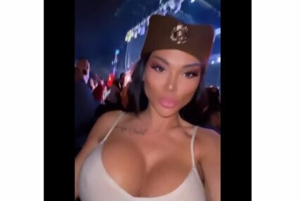 Starleta šokirala izgledom: Tamara Đurić na koncertu Baje Malog Knindže veliki dekolte upakovala sa šajkačom (VIDEO)