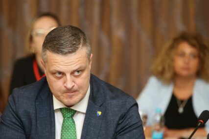 (FOTO) Mijatović bez dlake na jeziku "Dodik će na narednoj sjednici NSRS definitivno staviti pečat na svoje ludilo"