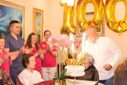 Ostavila je iza sebe čitav jedan vijek lijepih životnih događaja: Baka Vukosava proslavila 100. rođendan uz svoje najmilije (VIDEO)