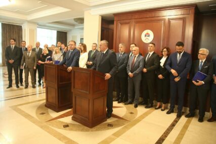 Oko 7 zaključaka postignut konsenzus: Održana sjednica Vlade Srpske i Federacije BiH