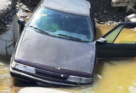 Nesreća kod Vrnjačke Banje: Bujica odnijela most, automobil upao u rijeku