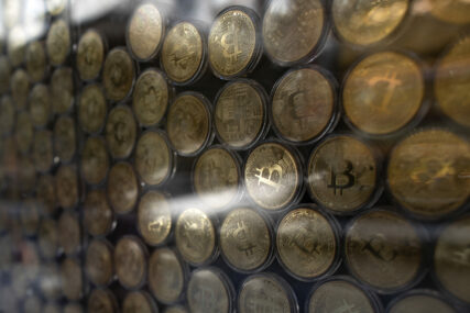 Oscilacije na Bajnens berzi: Bitkoin blago pao na 27.550 evra