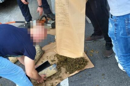 Hapšenje na Gradini: Turčin U METALNIM CIJEVIMA švercovao 21 kilogram marihuane (FOTO)