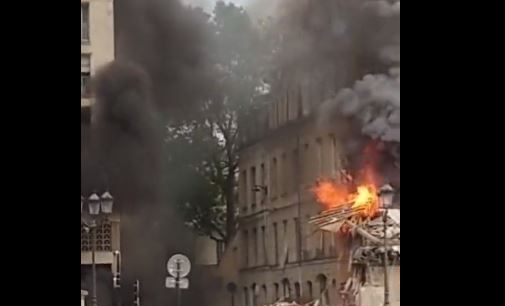 Gori nekoliko zgrada u Parizu nakon eksplozije