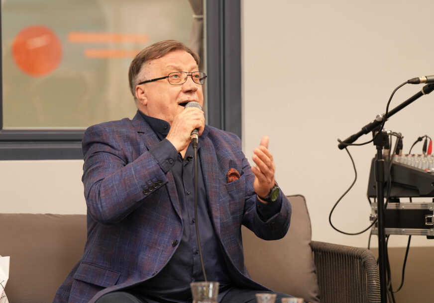 Halid Bešlić pjeva u Bingu