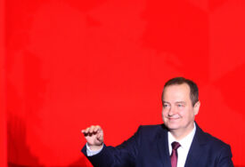 (FOTO) "Moje blago i anđeo čuvar" Slavlje u domu Ivice Dačića, oglasio se i supruzi uputio dirljive riječi