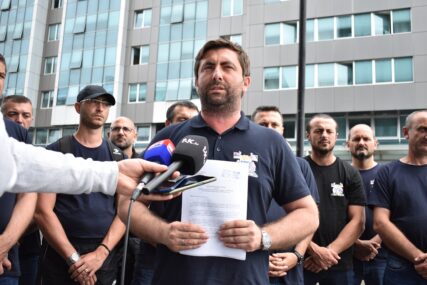 „Zar usijane glave misle da će ih Dodik sa svojim sinom braniti“ Petrović poručio komšijama da ne obraćaju pažnju da skupove „Granica postoji“